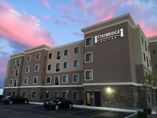 Фотография гостиницы Staybridge Suites Ann Arbor - Research Parkway, an IHG Hotel