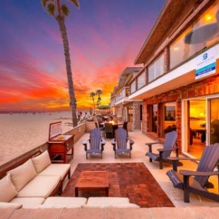 Фотография гостевого дома Newport Beach Front View Upper & Lower II