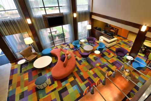 Фотография гостиницы Fairfield Inn and Suites by Marriott Winston Salem/Hanes