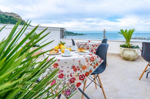 Фотография мини отеля B&B Una Terrazza sul Golfo di Sferracavallo