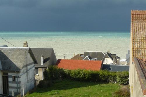 Фотография гостевого дома Le clapotis de l'Ô, calme, balcon sur la mer, à 2 h de Paris