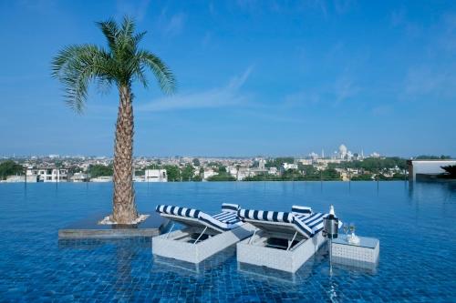 Фотография гостиницы Taj Hotel & Convention Centre Agra