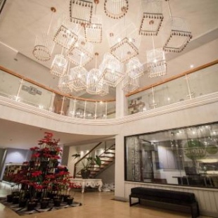 Фотография гостиницы Almont City Hotel