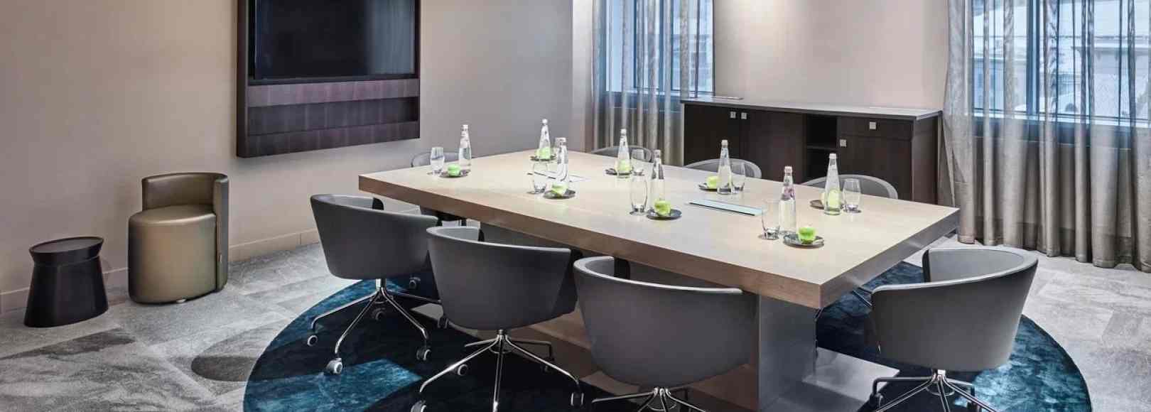 Фотография комнаты для переговоров Вип митинг