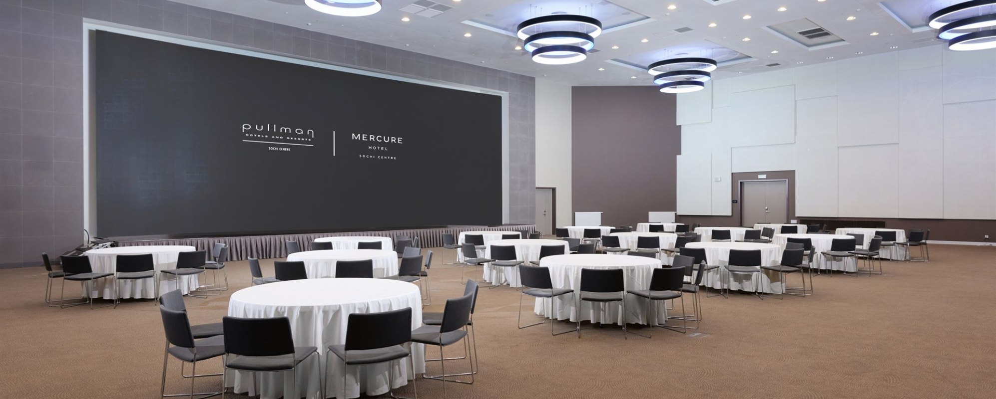 Фотографии конференц-зала Платан Пуллман Сочи Центр