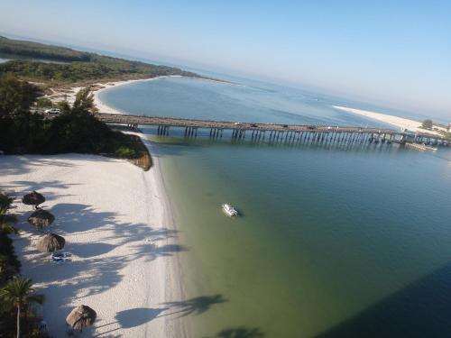 Фотография апарт отеля #1203 Lovers Key Beach Club