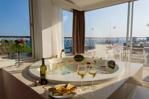 Фотография гостиницы Wise Hotel & Spa - Adults Only