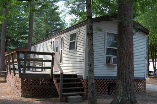 Фотография базы отдыха Moody Beach Camping Resort 28 ft. Park Model 6