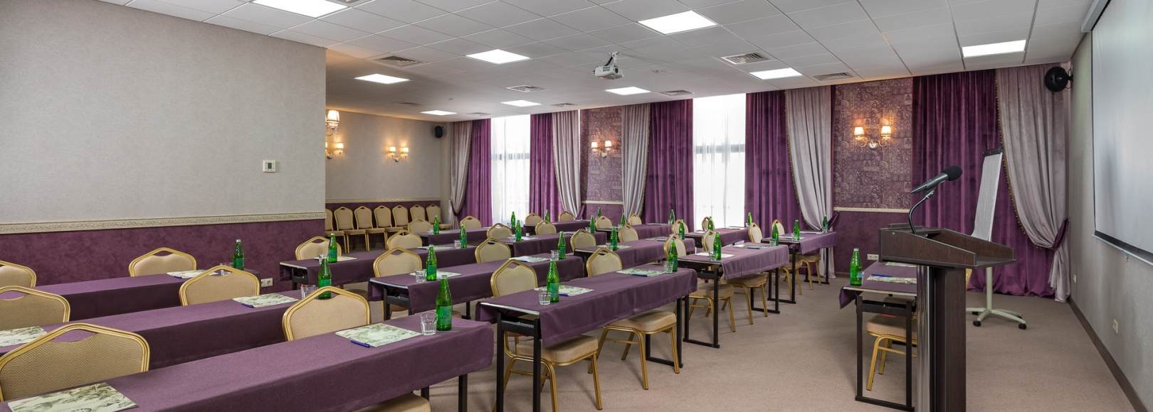 Фотография конференц-зала Компас Круиз