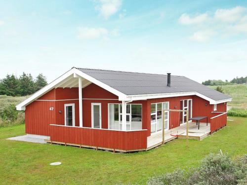 Фотография гостевого дома Three-Bedroom Holiday home in Hirtshals 3