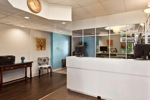 Фотография гостиницы Thriftlodge Kingston