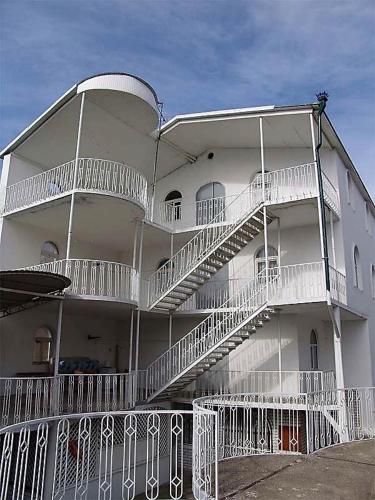 Фотографии гостевого дома
Грузинский дворик