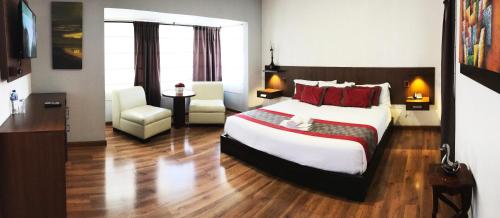 Фотографии гостиницы
Santiago De Compostella Suites Hotel