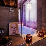 Фотография гостевого дома Town House Spagna- luxury Rooms with Jacuzzi Bath