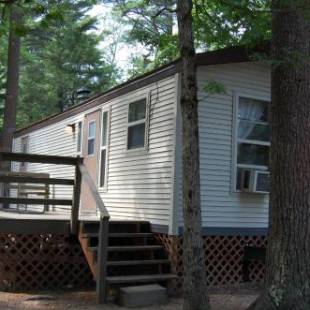 Фотографии базы отдыха
Moody Beach Camping Resort 28 ft. Park Model 6