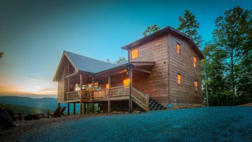 Фотография гостевого дома Leatherwood Lodge by Escape to Blue Ridge