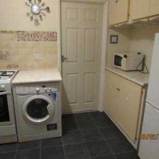 Фотографии гостевого дома 
            Practical Living Home- Perfect for Contractors, Families and Groups