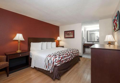 Фотография мини отеля Red Roof Inn Gulfport - Biloxi Airport