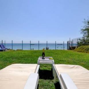 Фотографии гостевого дома 
            Spacious Beachfront Villa, Porto Columbu, Sardinia