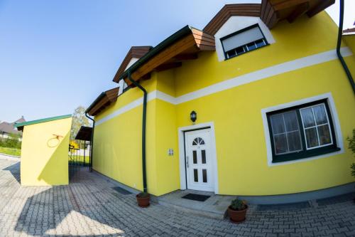 Фотография гостевого дома Burgen Landhaus