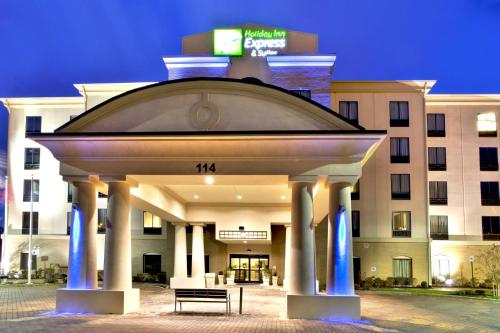 Фотография гостиницы Holiday Inn Express & Suites Oak Ridge, an IHG Hotel