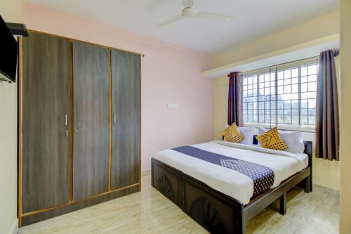 Фотография гостиницы SPOT ON 75564 Manyata Deluxe