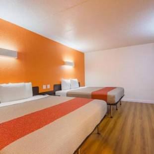 Фотографии гостиницы
Motel 6-Garland, TX - Garland - Northwest Hwy