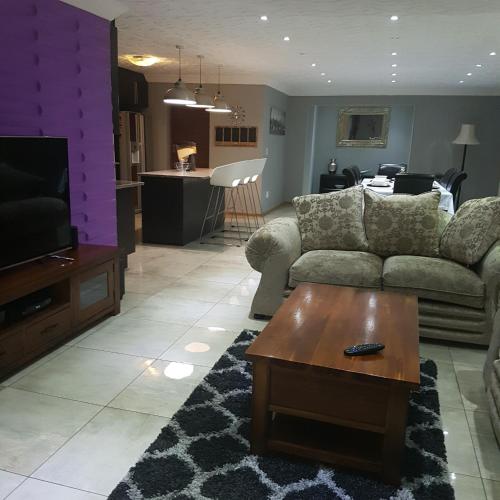 Фотографии гостевого дома
Dinaledi House