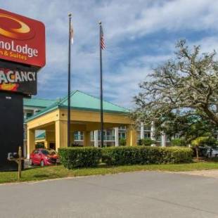 Фотографии гостиницы 
            Econo Lodge Inn & Suites Foley-North Gulf Shores