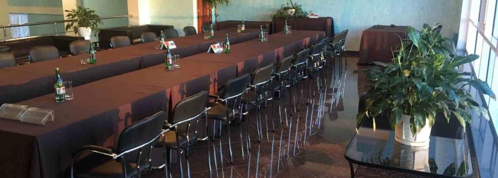 Фотография конференц-зала Зал для совещаний