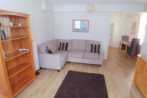 Фотографии гостевого дома
Bassett House with 3 bedrooms, fast Wi-Fi and off road parking