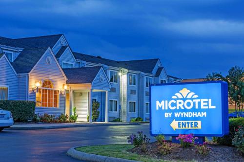 Фотография гостиницы Microtel Inn by Wyndham Lexington