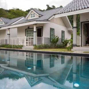 Фотографии гостиницы
Suksompong Resort