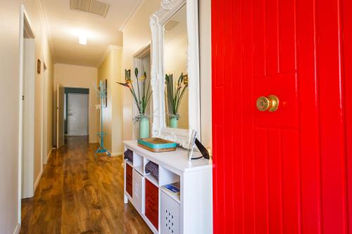 Фотография гостевого дома Indulge Homes - 77 Olive