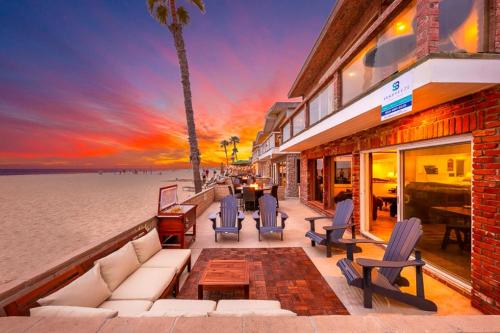Фотография гостевого дома Newport Beach Front View Upper & Lower II