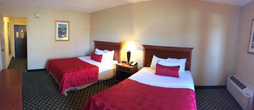 Фотографии гостиницы 
            Mystic River Hotel & Suites