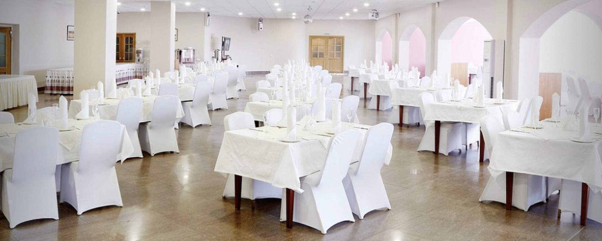 Фотографии банкетного зала Ресторанный зал АМАКС отель Россия