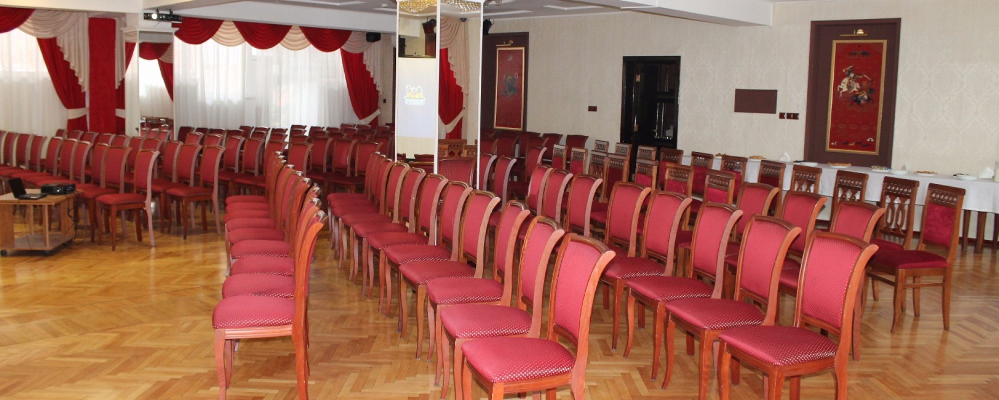 Фотографии конференц-зала Большой конференц-зал в Улан-Удэ Парк Отель