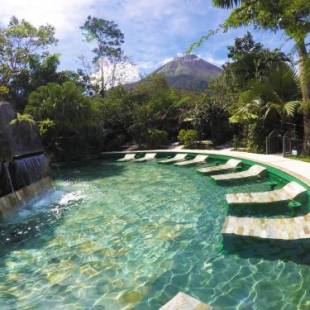 Фотографии гостиницы 
            Paradise Hot Springs