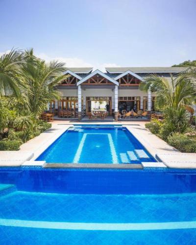 Фотографии гостиницы
Marand Beach Resort by Cocotel