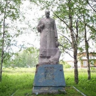 Фотография памятника Скорбящий красноармеец