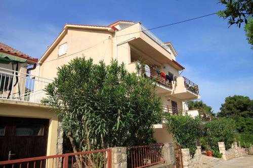 Фотография гостевого дома Apartments by the sea Jelsa, Hvar - 4017