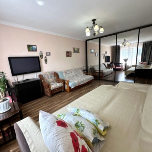 Фотография квартиры Квартира эконом класса в центре площадью 65 кв.м на Шаумяна 1