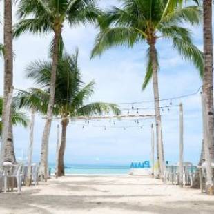 Фотографии гостиницы 
            La Playa Estrella Beach Resort