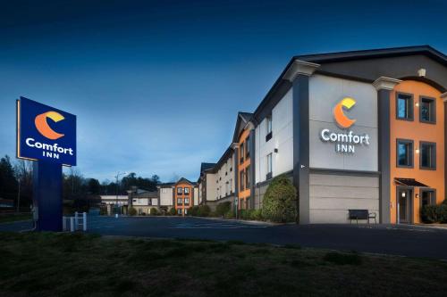 Фотография гостиницы Comfort Inn Asheville-Tunnel Road East