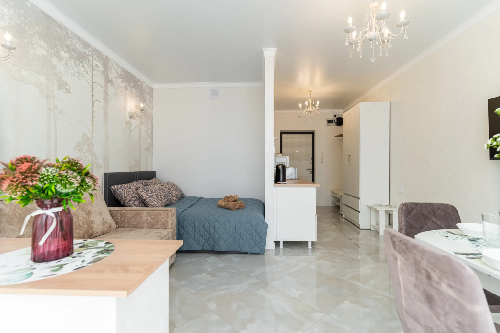 Фотография квартиры Апартаменты в самом центре Новороссийска с потрясающим видом на море и город от LetoApart