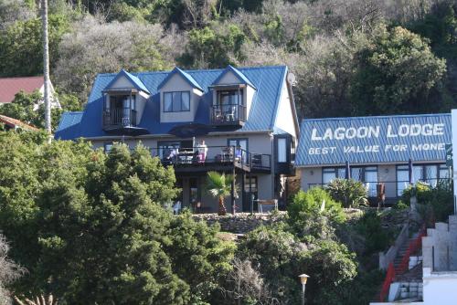 Фотографии мини отеля
Lagoon Lodge