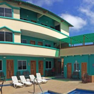 Фотографии мини отеля
The Lookout Beach Hotel