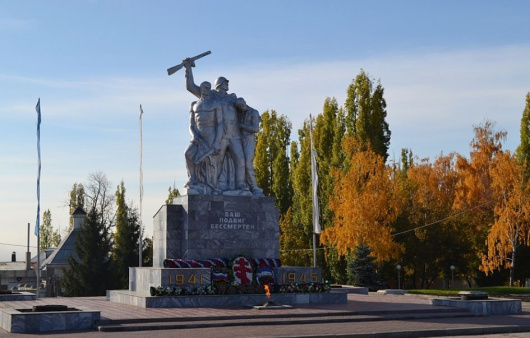 Фотографии памятника 
            Памятник Погибшим воинам