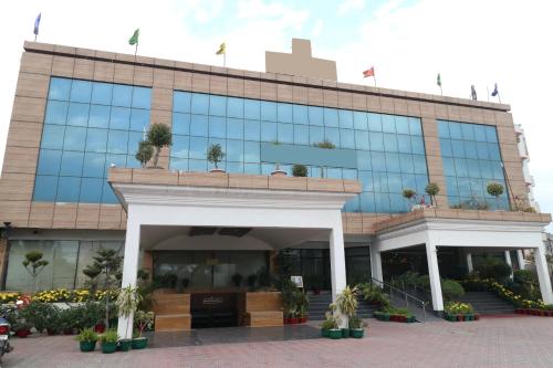 Фотография гостиницы Hotel Shagun Chandigarh Zirakpur